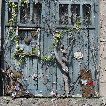 Olliergues Chambre Bounty, B&B, Cuisine Privee, Lit Queen Size, Terrasse, Parking, Garage מראה חיצוני תמונה