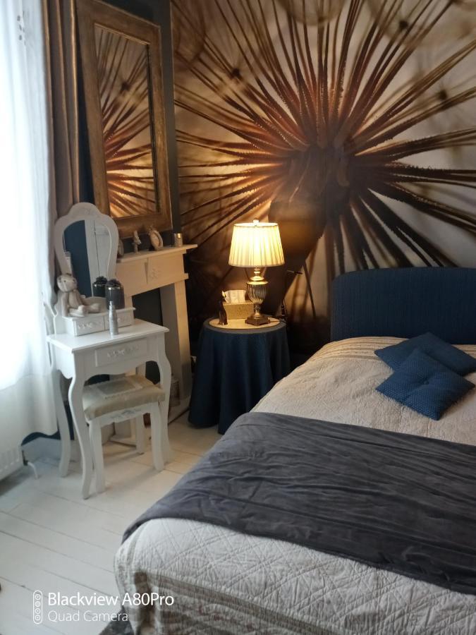 Olliergues Chambre Bounty, B&B, Cuisine Privee, Lit Queen Size, Terrasse, Parking, Garage מראה חיצוני תמונה