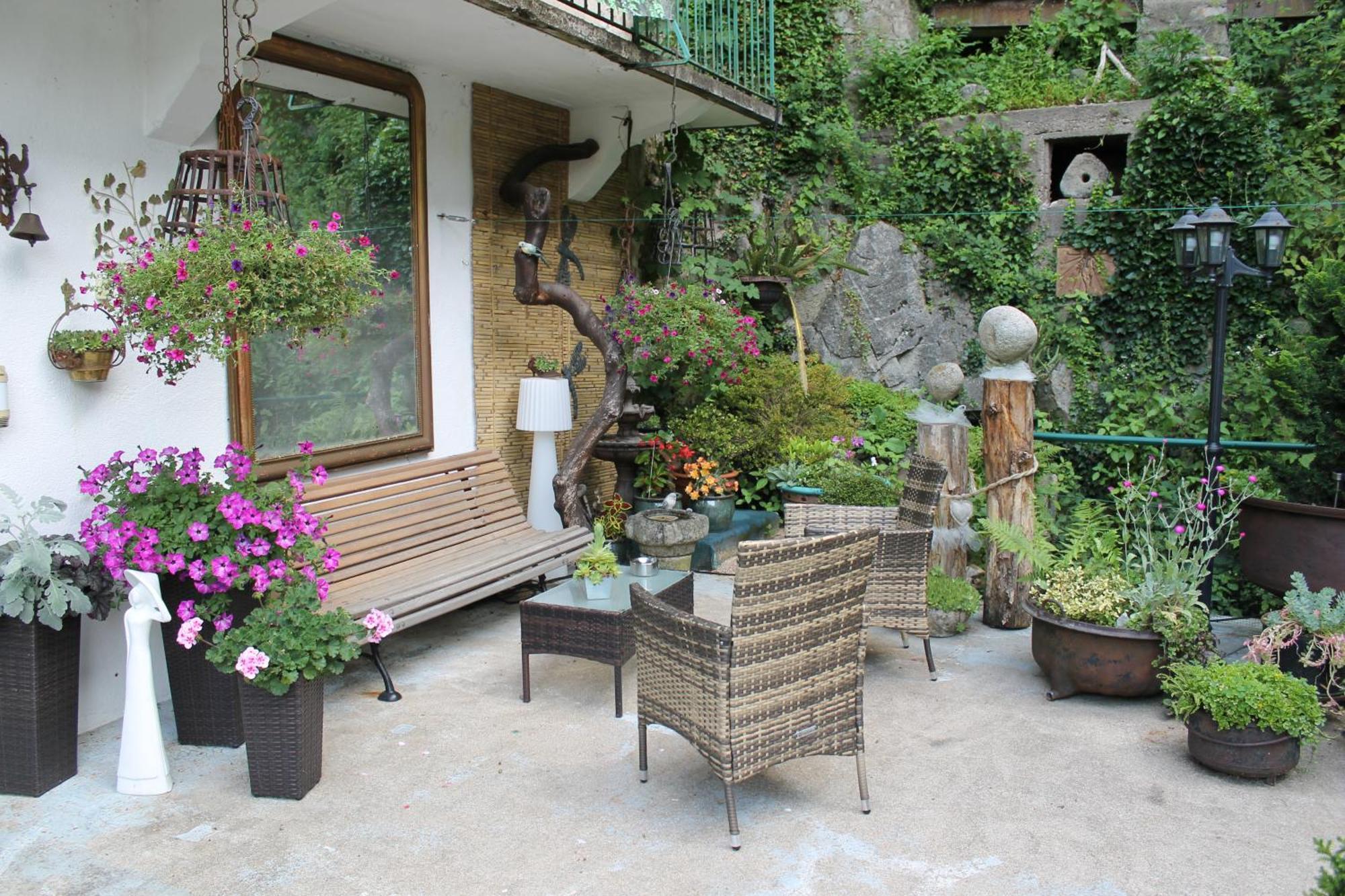 Olliergues Chambre Bounty, B&B, Cuisine Privee, Lit Queen Size, Terrasse, Parking, Garage מראה חיצוני תמונה