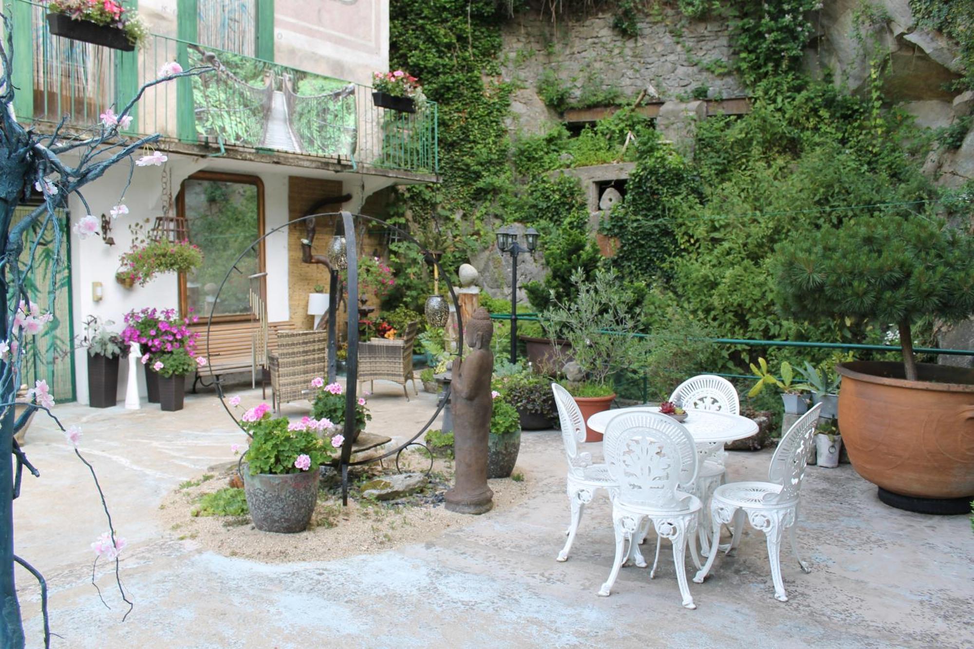 Olliergues Chambre Bounty, B&B, Cuisine Privee, Lit Queen Size, Terrasse, Parking, Garage מראה חיצוני תמונה