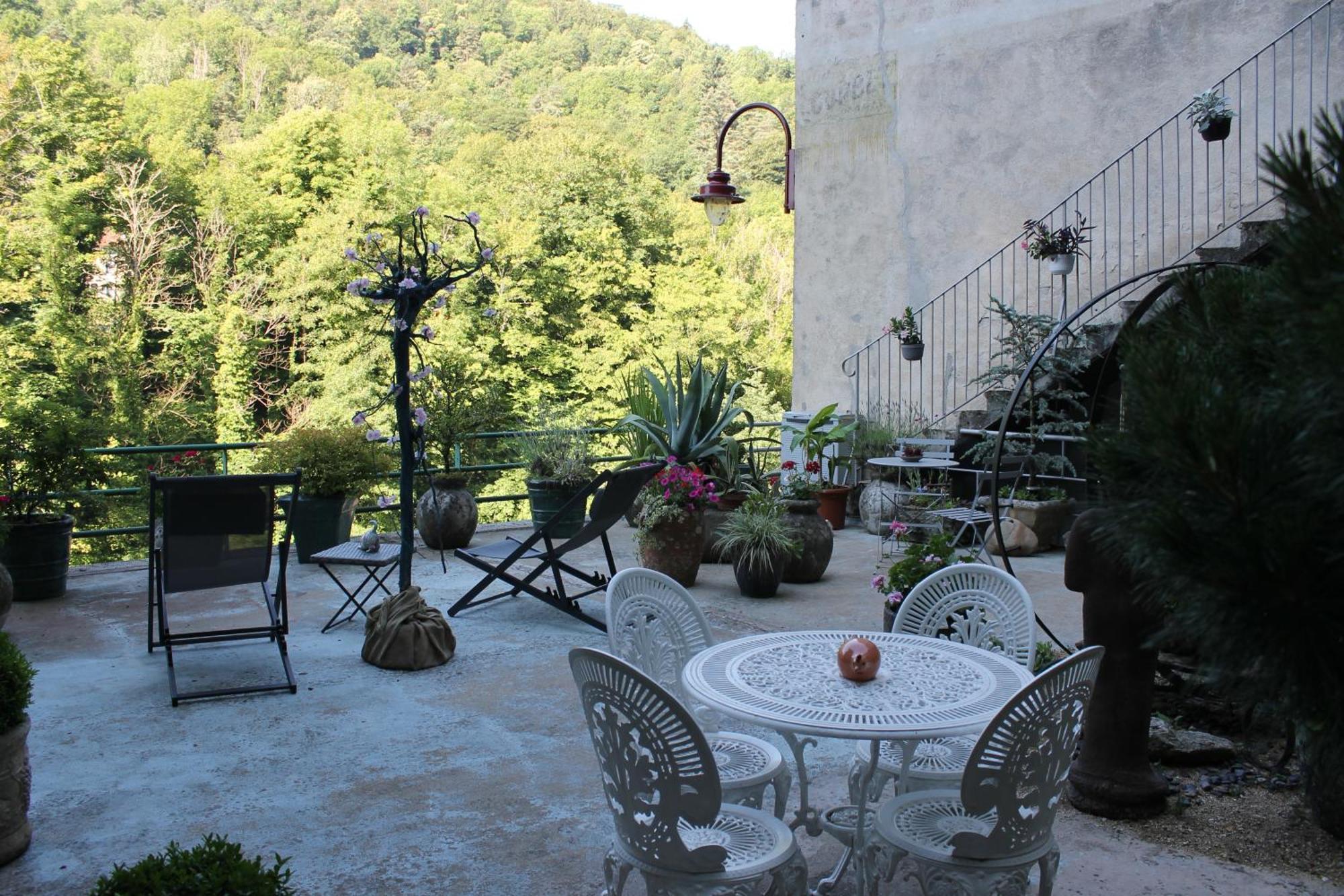 Olliergues Chambre Bounty, B&B, Cuisine Privee, Lit Queen Size, Terrasse, Parking, Garage מראה חיצוני תמונה