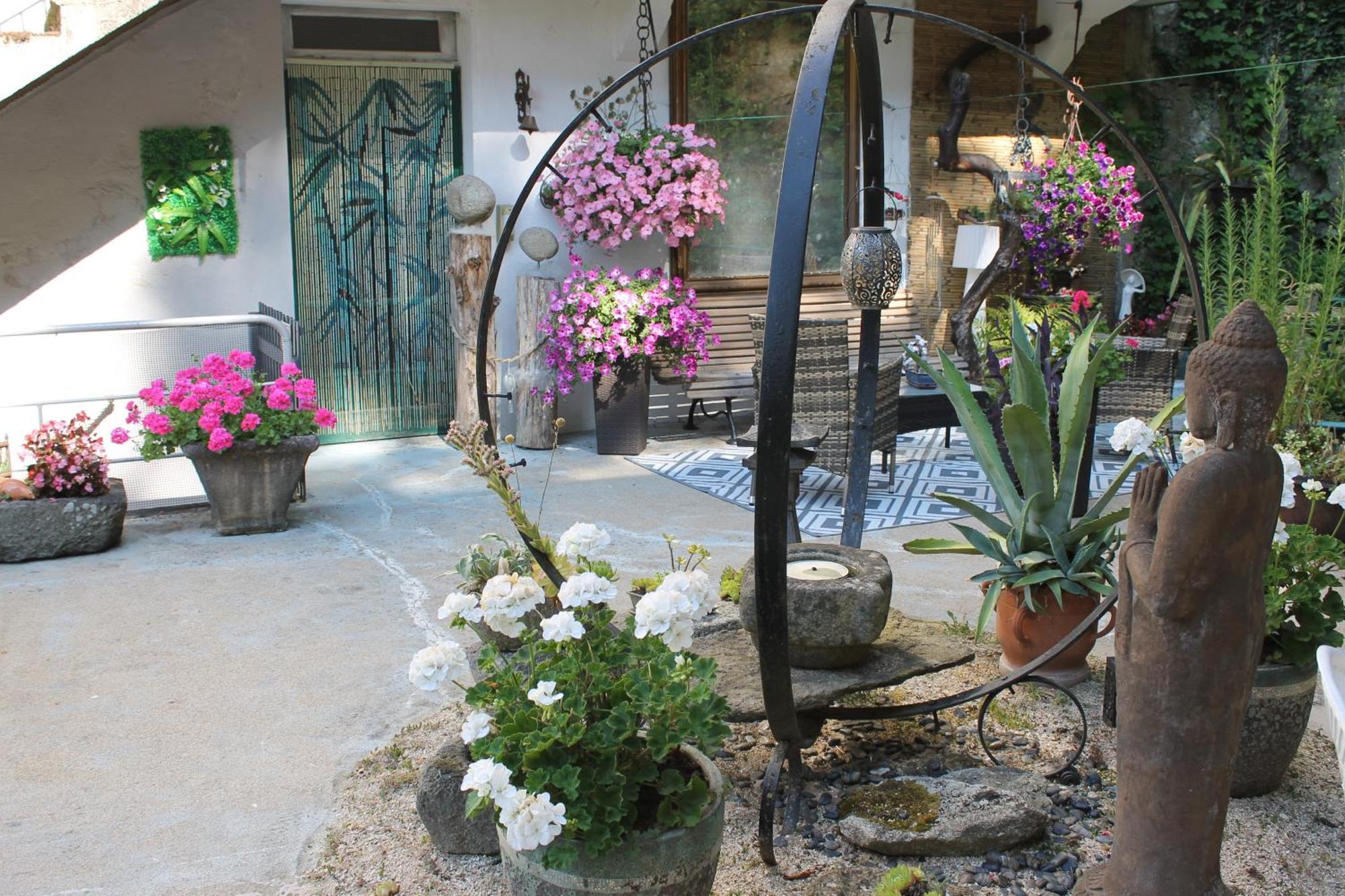 Olliergues Chambre Bounty, B&B, Cuisine Privee, Lit Queen Size, Terrasse, Parking, Garage מראה חיצוני תמונה