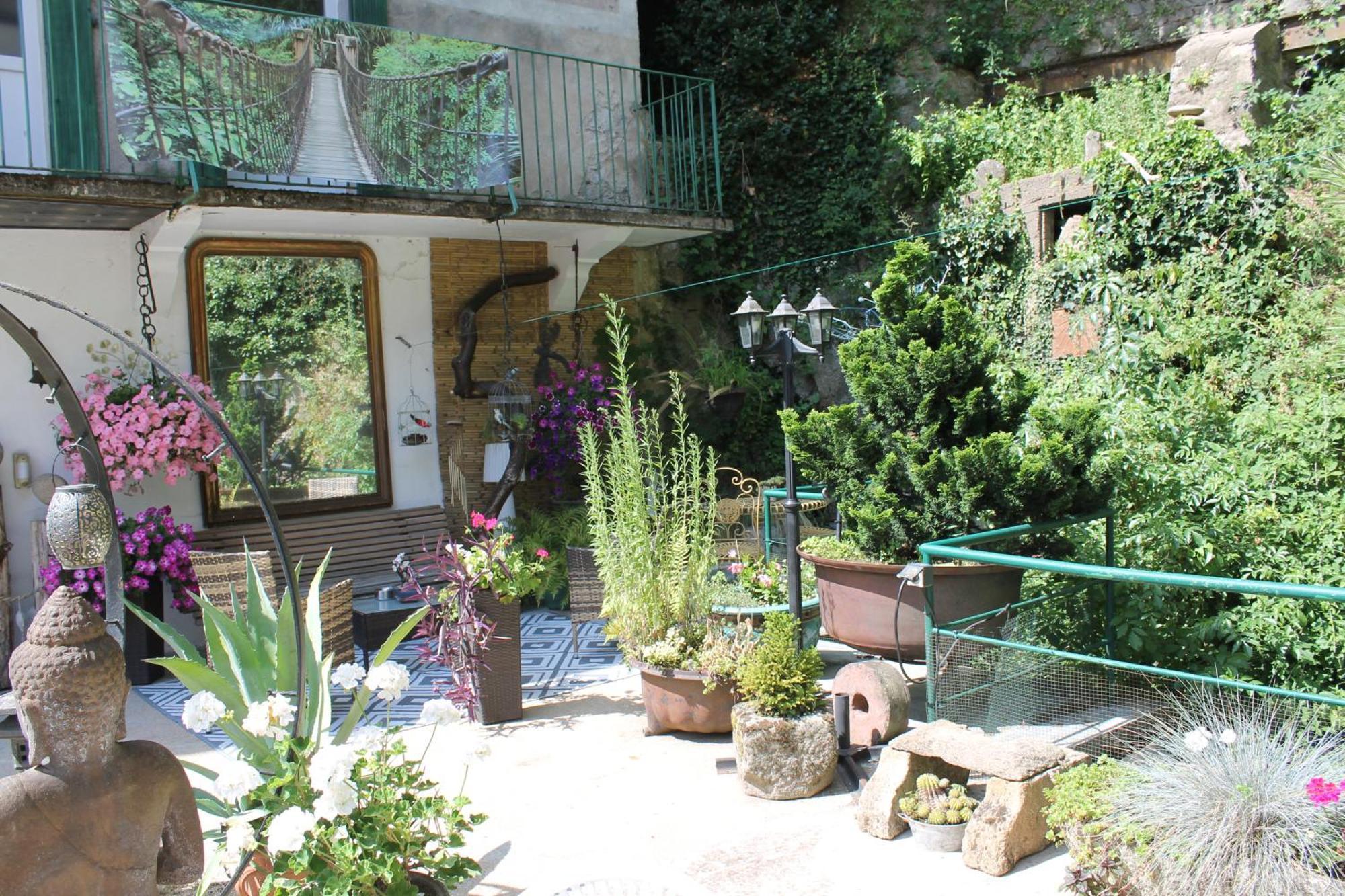 Olliergues Chambre Bounty, B&B, Cuisine Privee, Lit Queen Size, Terrasse, Parking, Garage מראה חיצוני תמונה
