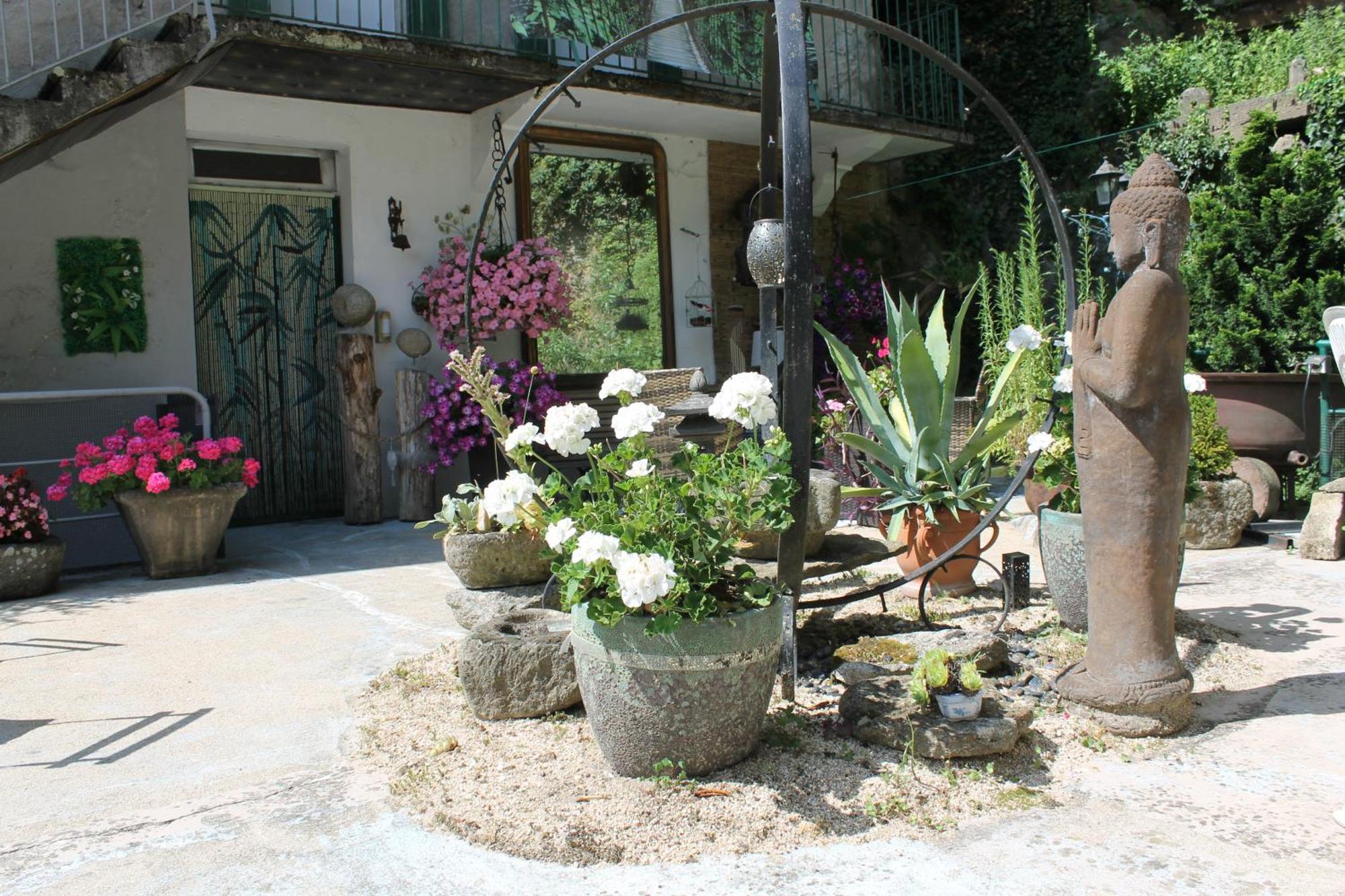 Olliergues Chambre Bounty, B&B, Cuisine Privee, Lit Queen Size, Terrasse, Parking, Garage מראה חיצוני תמונה