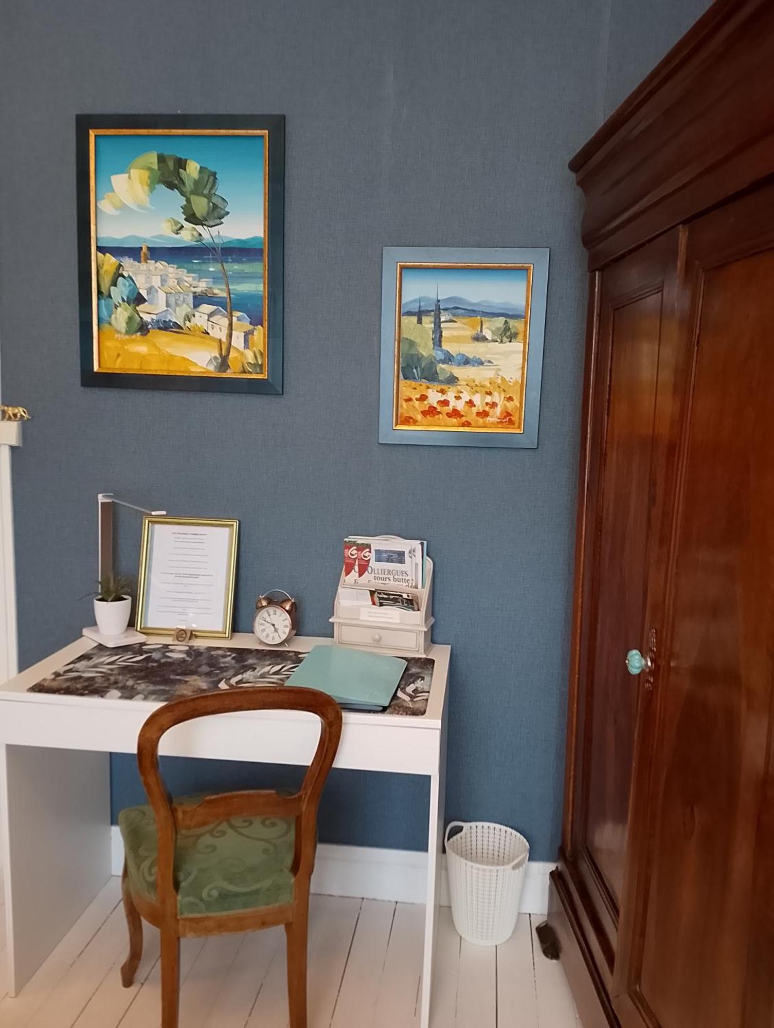 Olliergues Chambre Bounty, B&B, Cuisine Privee, Lit Queen Size, Terrasse, Parking, Garage מראה חיצוני תמונה