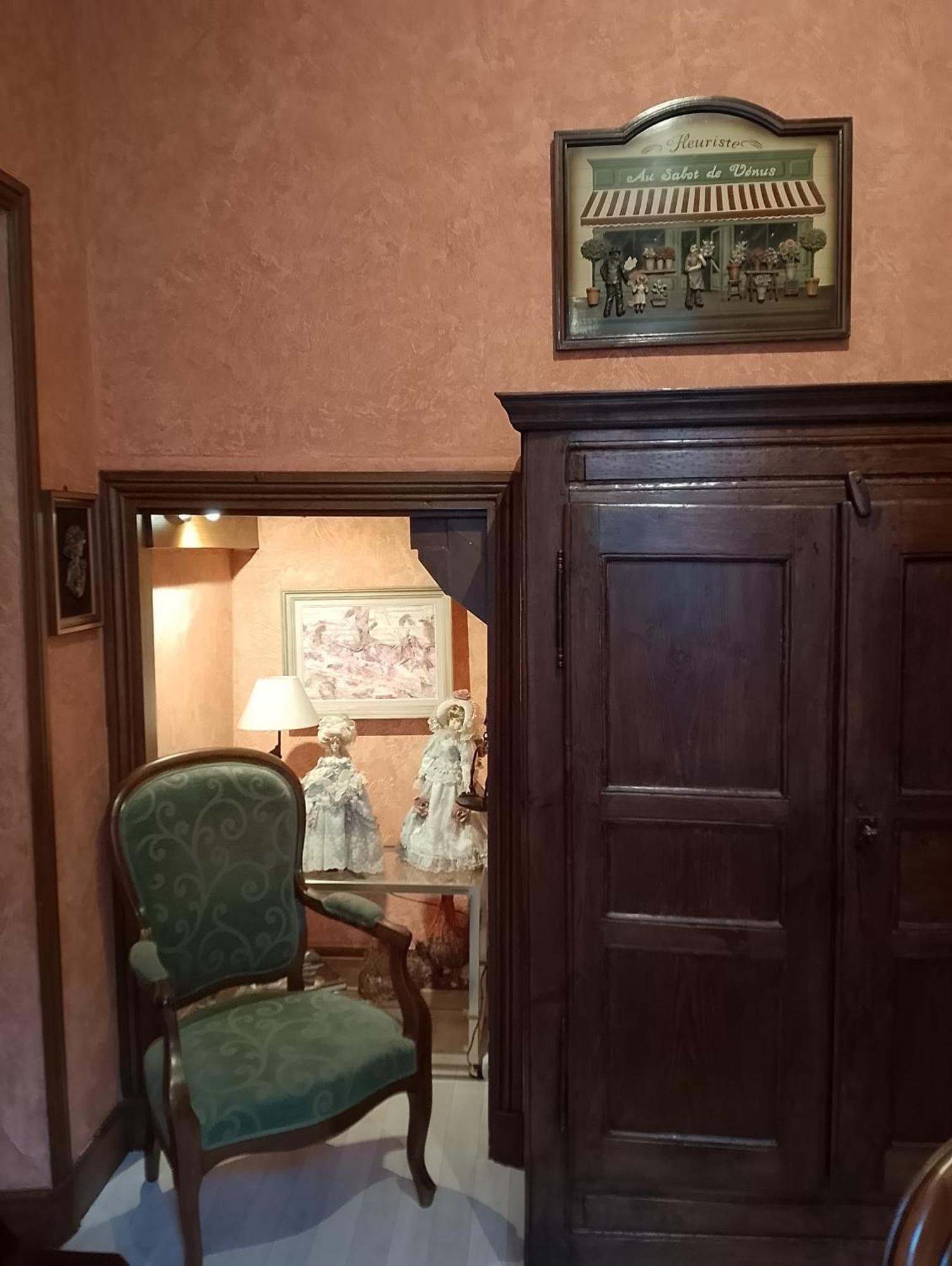 Olliergues Chambre Bounty, B&B, Cuisine Privee, Lit Queen Size, Terrasse, Parking, Garage מראה חיצוני תמונה